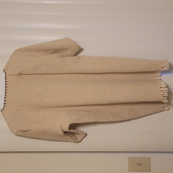 Kenyan shirt with cultural patterns.. - Picture 2 of 4